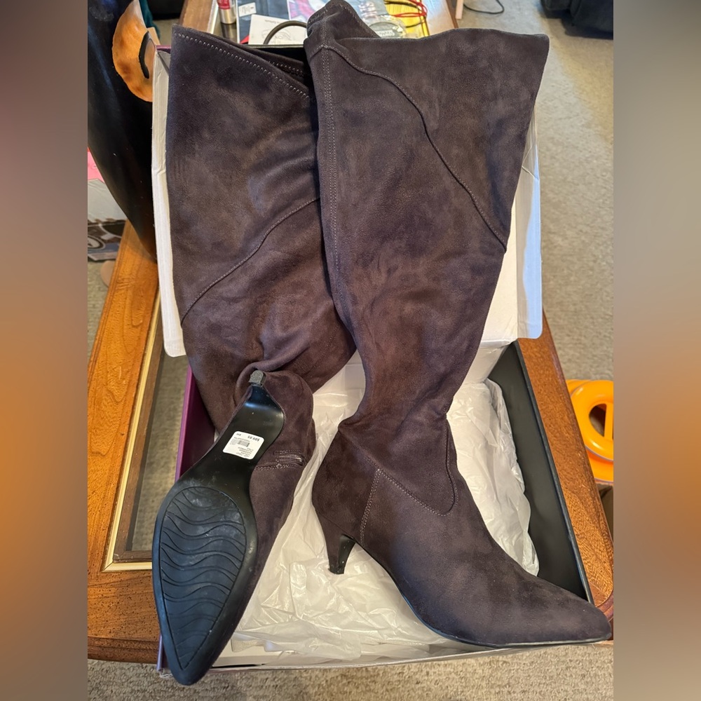 Lane Bryant suede kitten heels - Picture 2 of 4